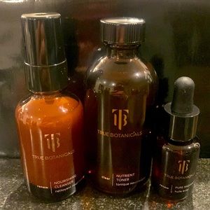 New! True Botanicals skin care.Includes Renew Pure Radiance Oil.  $200 value!